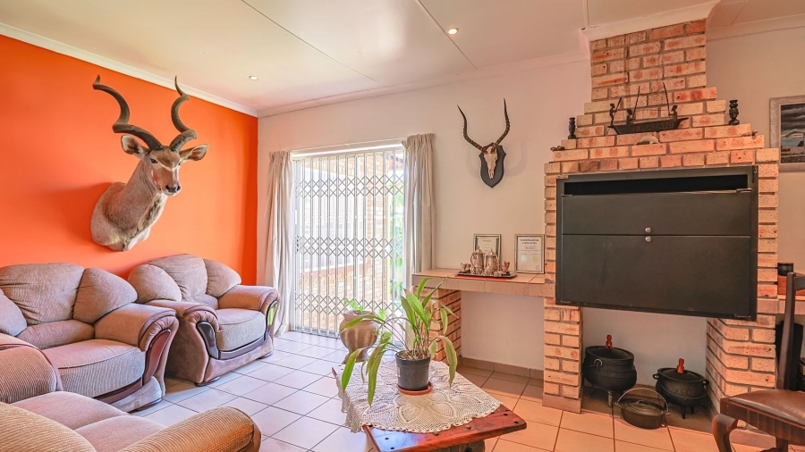 3 Bedroom Property for Sale in Safari Gardens North West